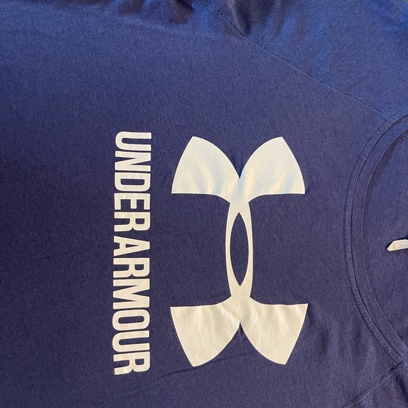 UNDER ARMOUR LONG SLEEVE MEDIUM SIZE TSHIRT - Picture 3 of 6
